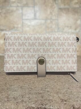 Michael Kors Tech Phone Wallet/Wristlet Pink Jaquard Fabric Soft Pink